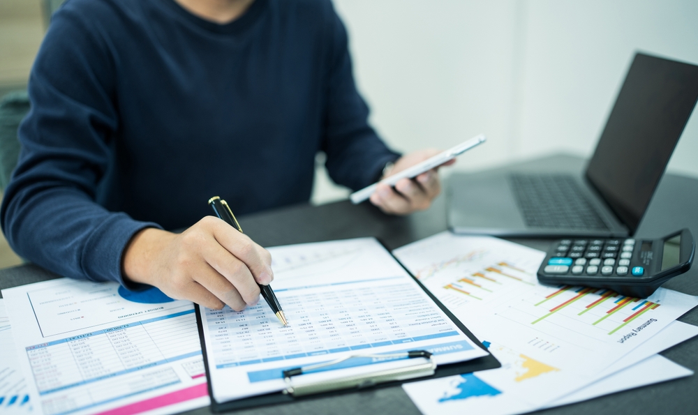 Governance of government innovation and improving public performance