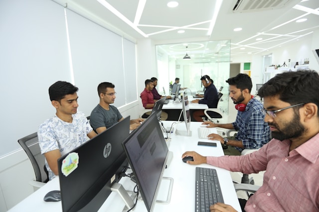 الدورات التدريبية للمهندسين: بوابة تطوير الذات والابتكار المهني
